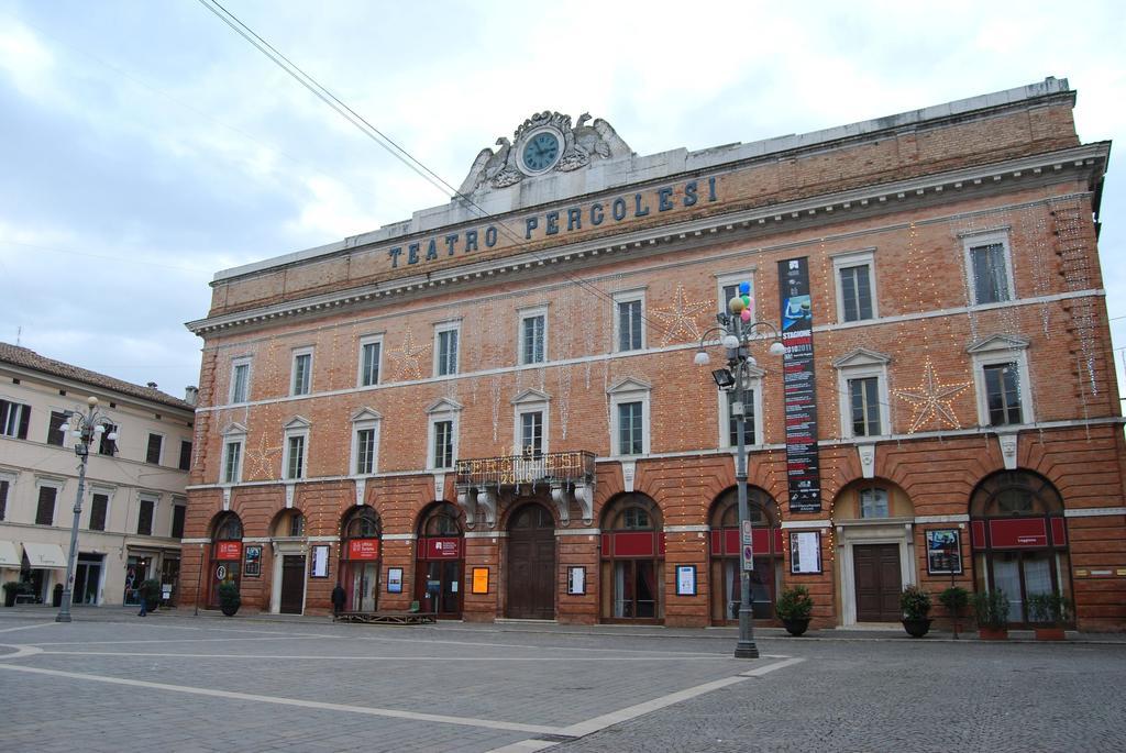 Hotel Mariani Iesi Bagian luar foto