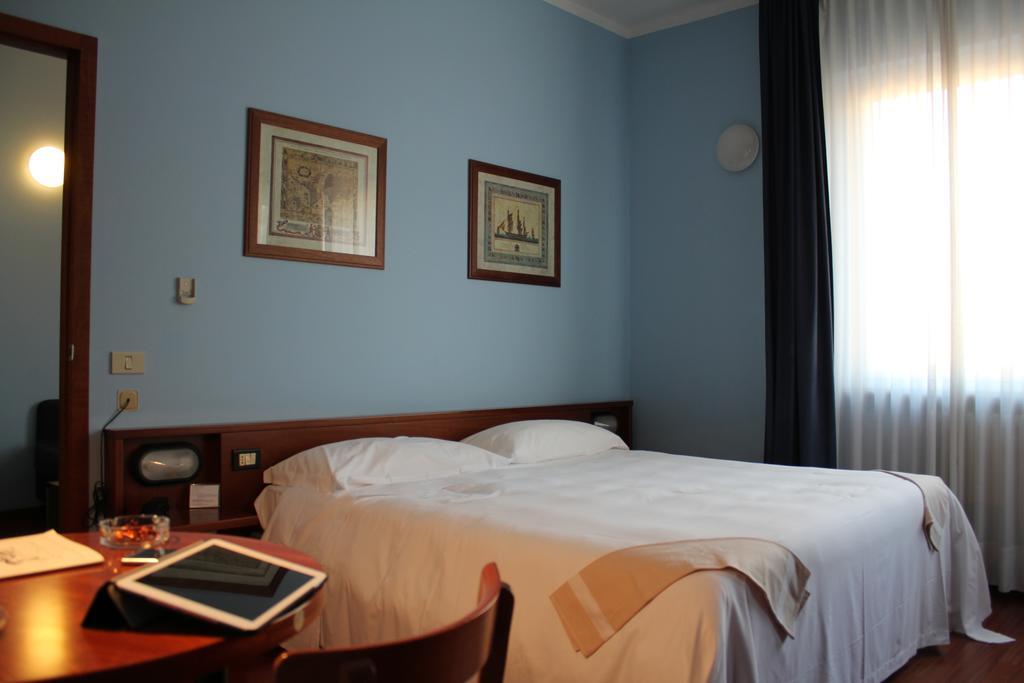 Hotel Mariani Iesi Bagian luar foto