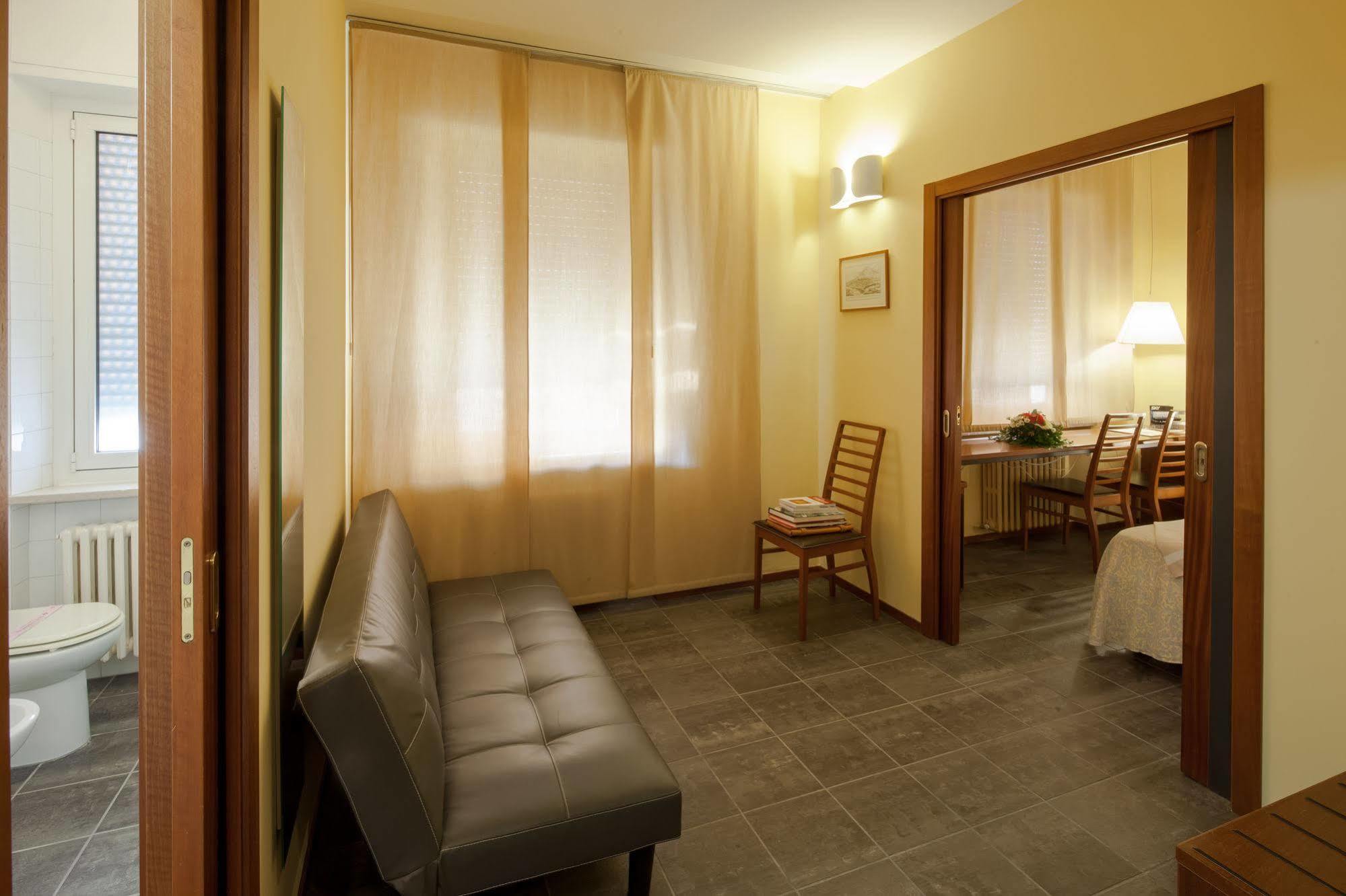 Hotel Mariani Iesi Bagian luar foto